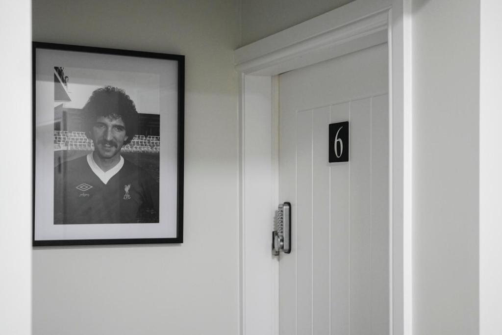 The Boot Rooms Anfield Liverpool Eksteriør bilde